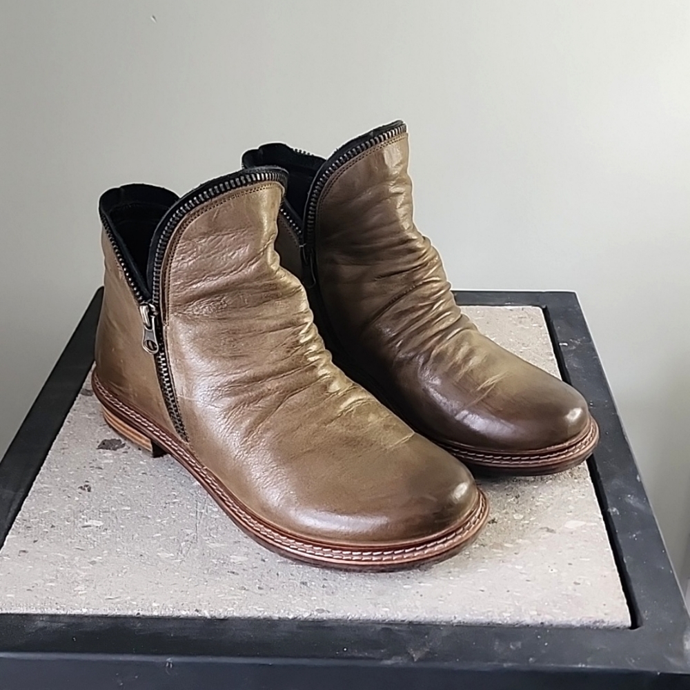 Roamers Ankle Boots